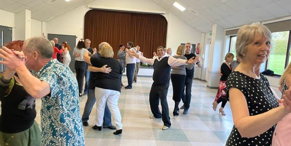 Leo and Tracey of Tango Fandango teaching